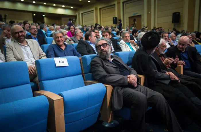 (تصاویر) افطاری هنرمندان با روحانی