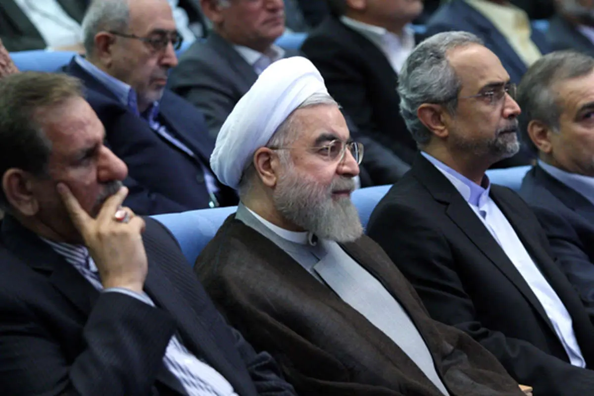 افطاری با هنرمندان، دیدار رئیسجمهور با کارآفرینان، تدارک افطار، سانحه شدید رانندگی،...