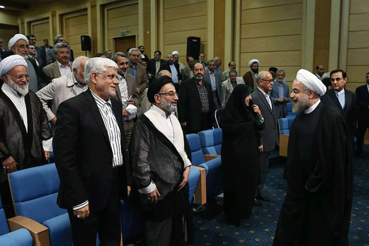 (تصاویر) ضیافت افطار روحانی با فعالان سیاسی