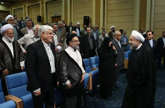 (تصاویر) ضیافت افطار روحانی با فعالان سیاسی