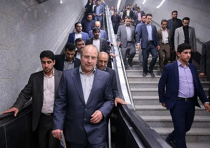 (تصاویر) قالیباف در مترو