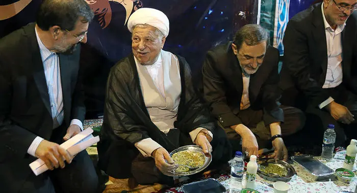 افطار در کنار هاشمی، جشن گلریزان، افطار در خیابان، اکران خصوصی فیلم، آتش‌سوزی، موزه...