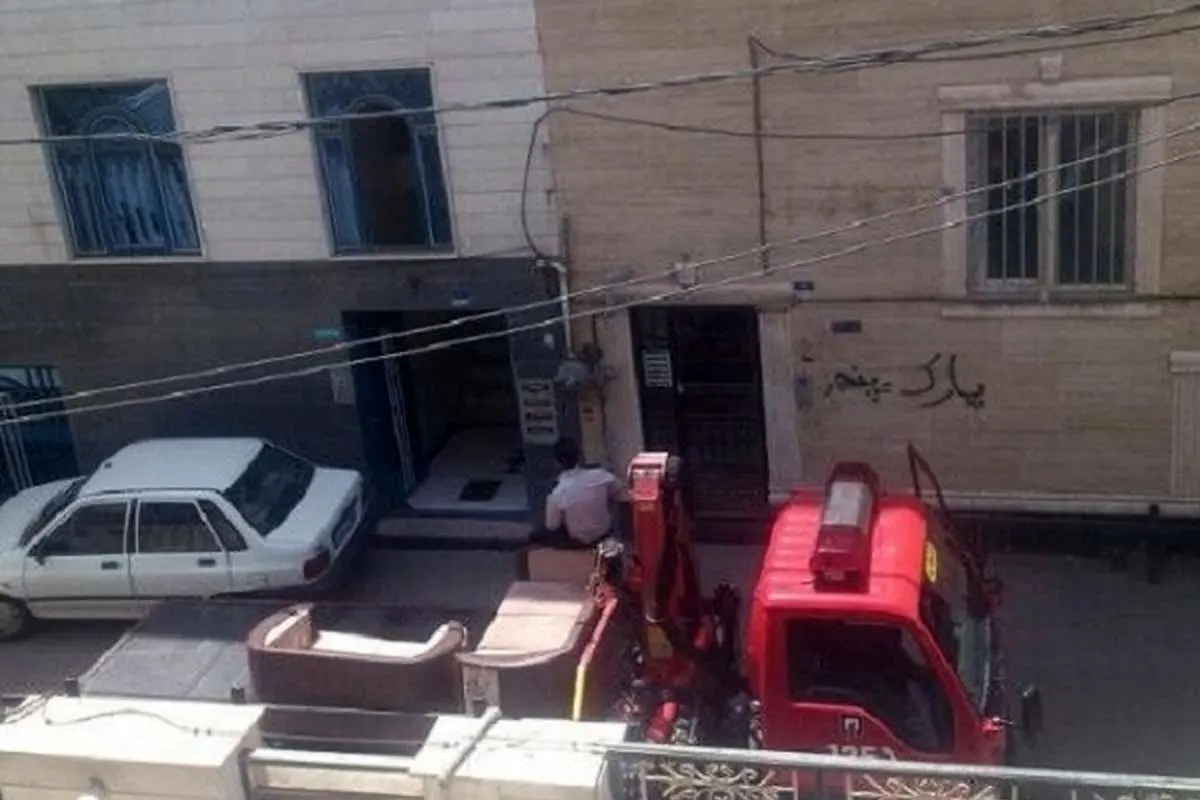 (تصویر) اثاثکشی با ماشین «آتشنشانی»!