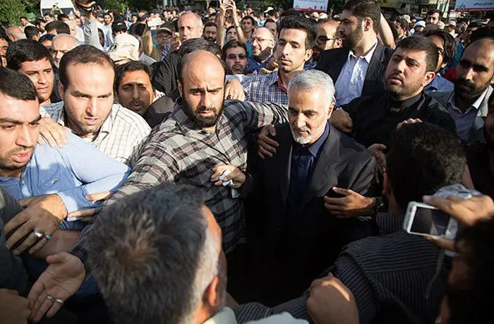 (تصاویر) سردار سلیمانی در بزرگداشت شهید جنگ با داعش