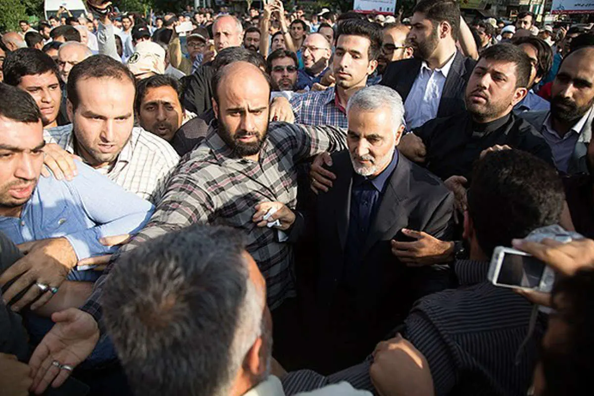 (تصاویر) سردار سلیمانی در بزرگداشت شهید جنگ با داعش