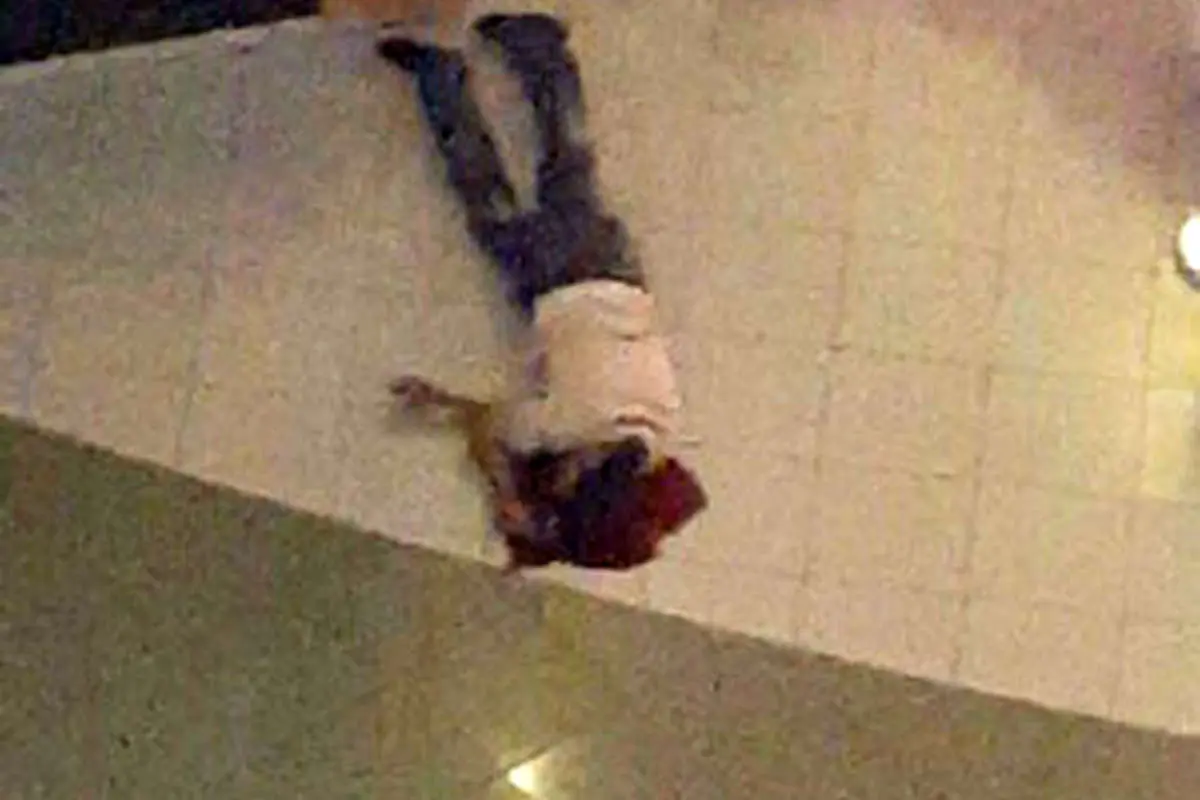 (تصاویر) خودکشی در مجتمع الماس مشهد