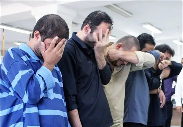یک پرونده با ۳۰۰ شاکی