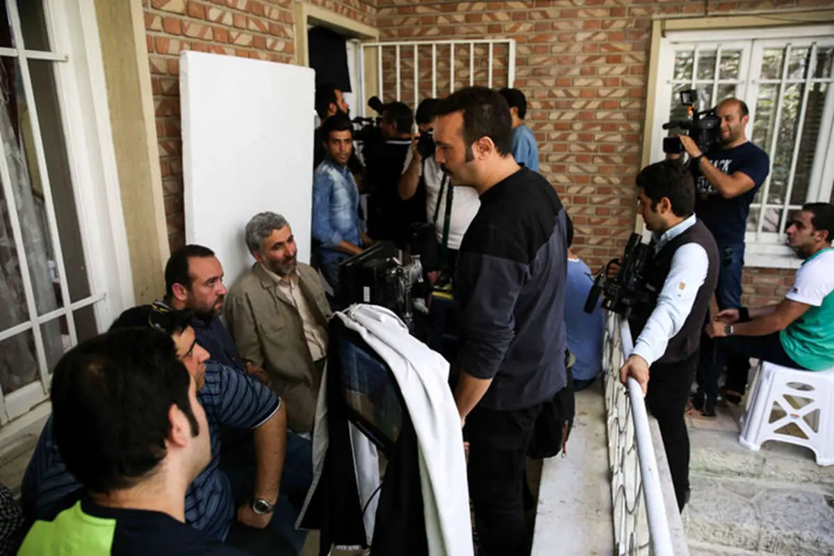 (تصاویر) پشت‌صحنه سریال «پشت‌بام‌تهران»