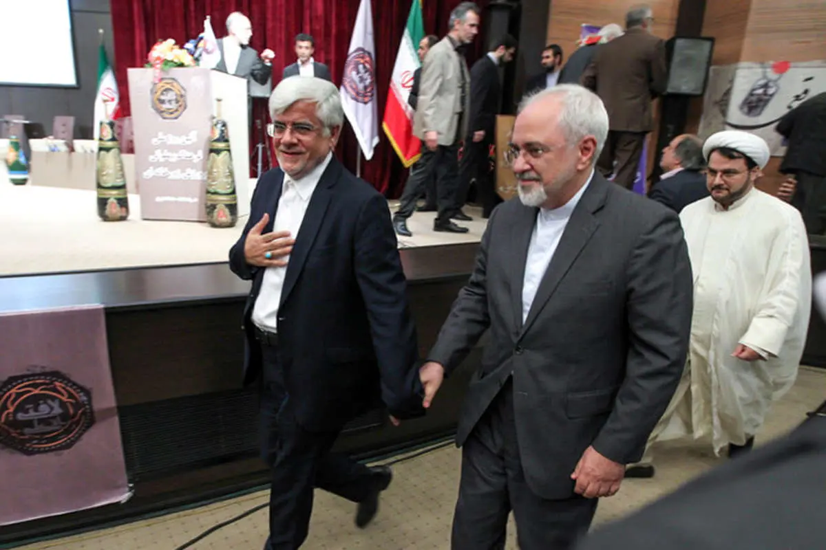 (تصاویر) اهداءتندیسپهلوانی به ظریف و صالحی
