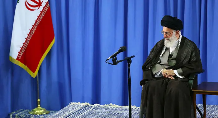 دیدار کارگزاران حج با مقام معظم رهبری، تمرین ستارگان فوتبال ایران، رونمایی از تمبر...