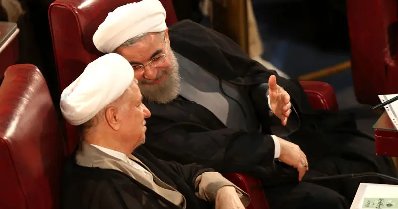 روحانی و هاشمی در اجلاس خبرگان، تشییع هنرمند جوان، توفان گرد و غبار در تهران، تصادف شدید، زخمی شدن پلیس و ...