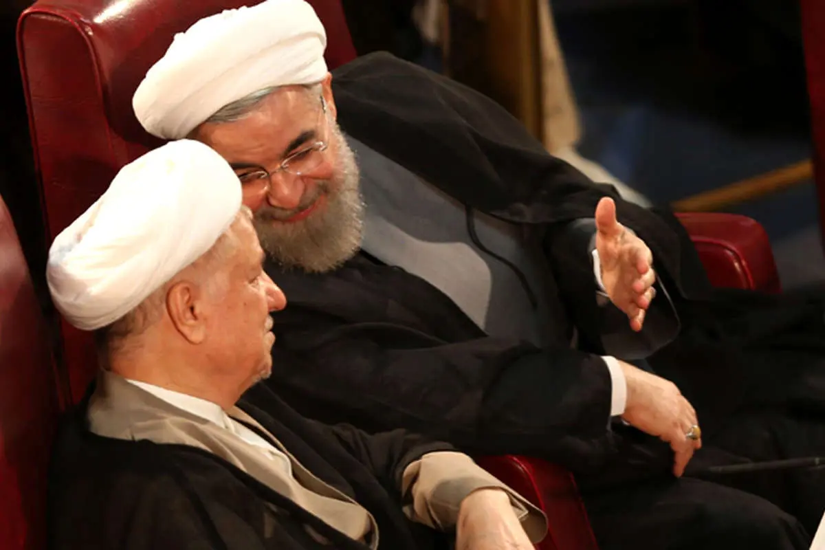 روحانی و هاشمی در اجلاس خبرگان، تشییع هنرمند جوان، توفان گرد و غبار در تهران، تصادف شدید، زخمی شدن پلیس و ...