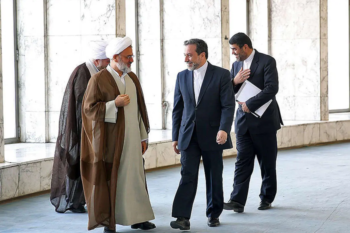 (تصاویر) سخنرانی عراقچی در جمع خبرگان