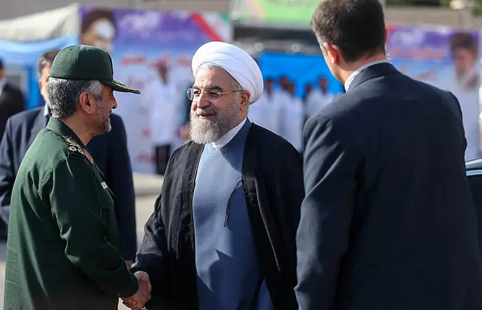 (تصاویر) روحانی در جمع فرماندهان سپاه