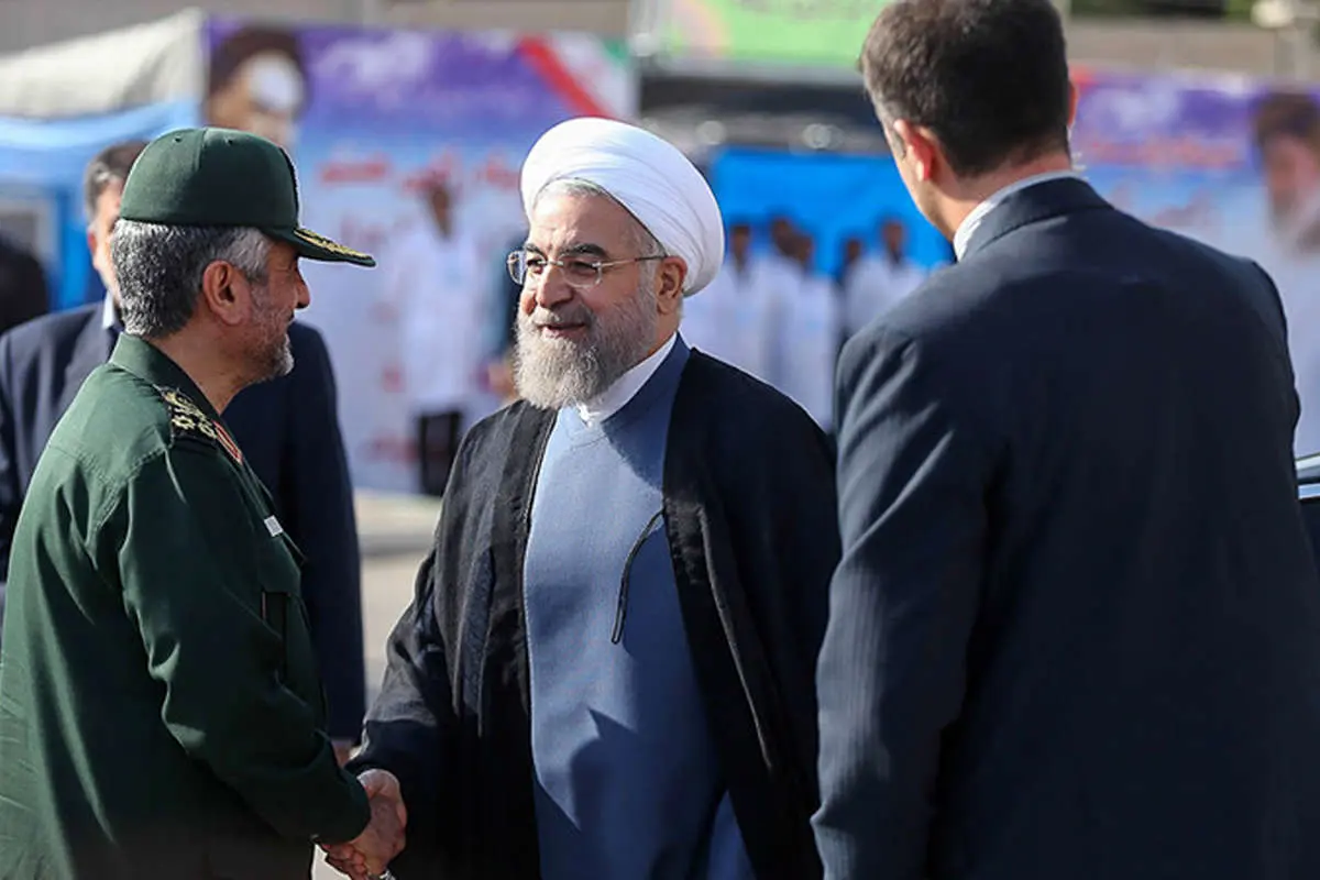 (تصاویر) روحانی در جمع فرماندهان سپاه