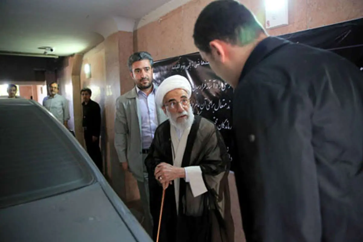 (تصاویر) حضور آیتالله جنتی در منزل آیتالله خزعلی