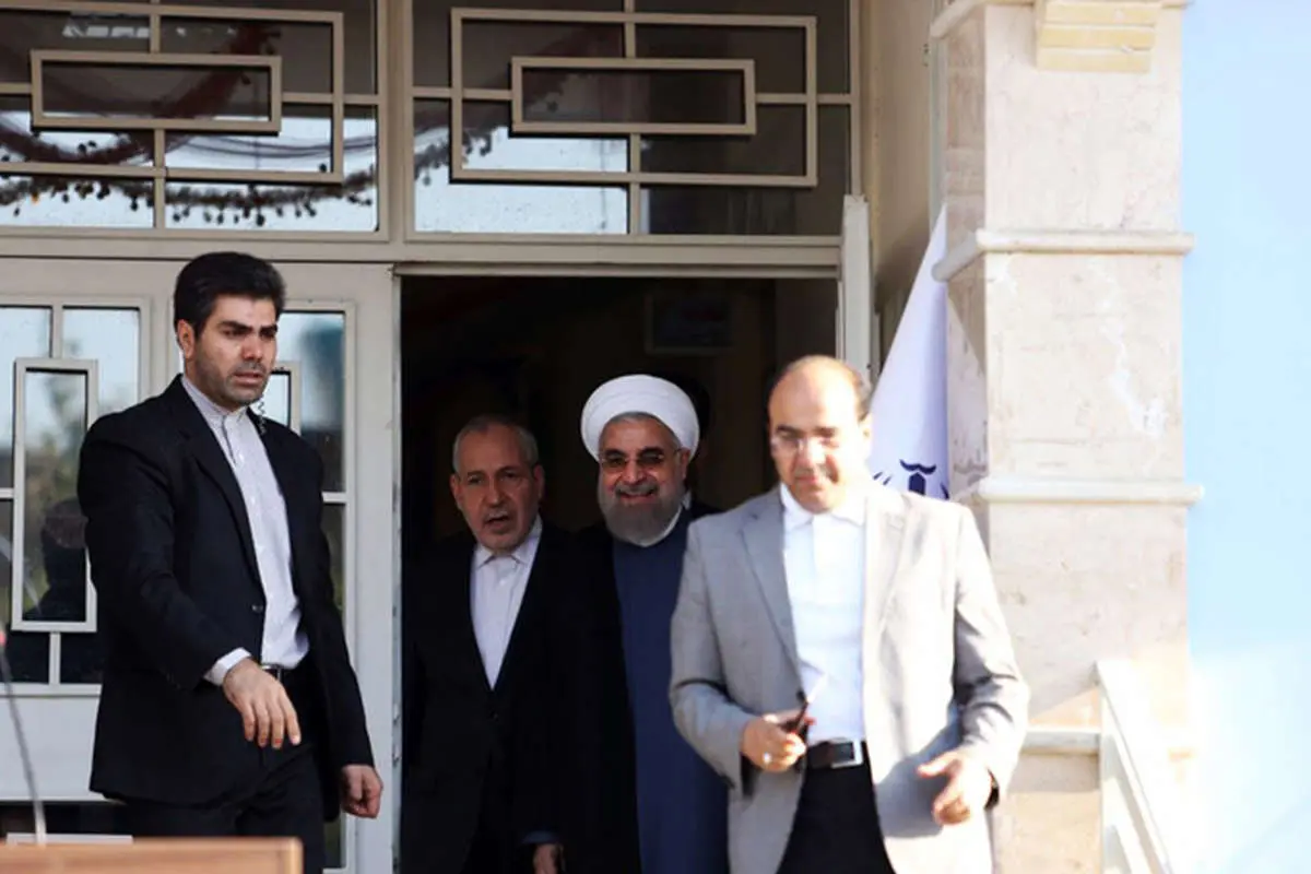 (تصاویر) روحانی زنگ مدرسه را بهصدا درآورد