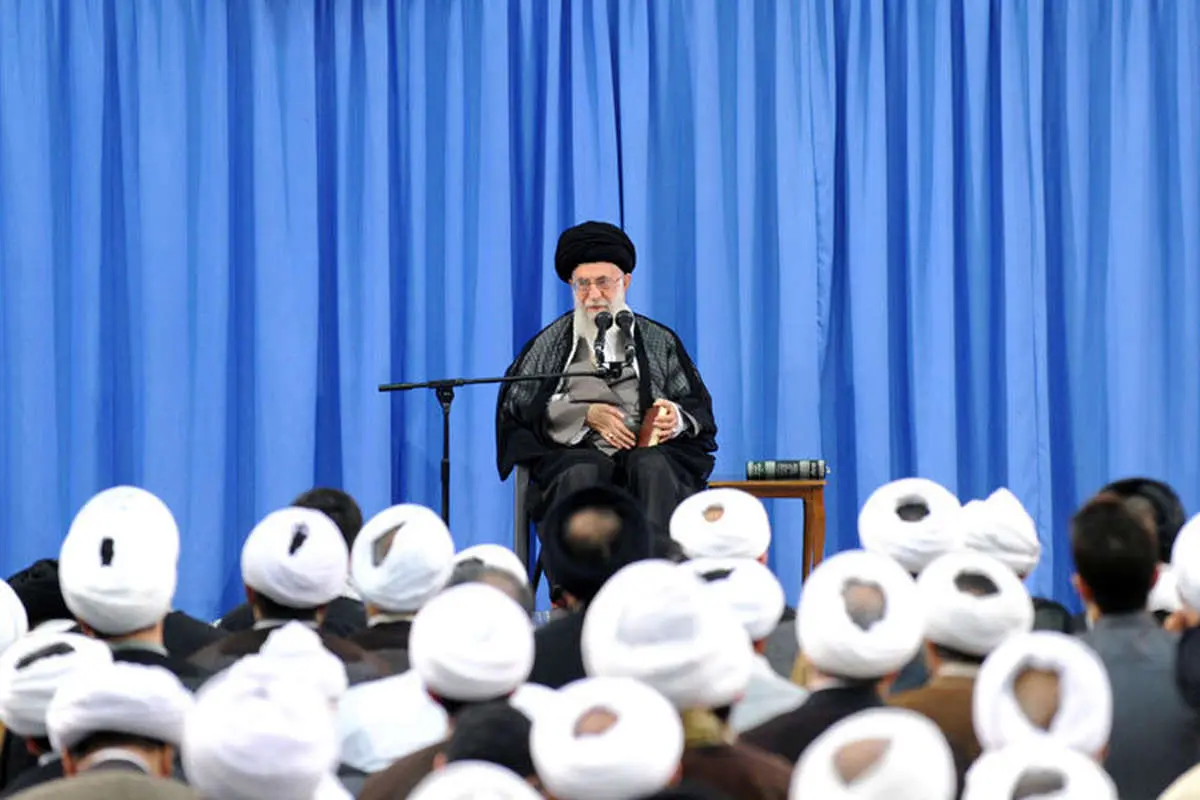 روحانی در جمع صمیمی ایرانیان مقیم آمریکا، مزایده اولین اتومبیل علی کریمی، قهرمانی...