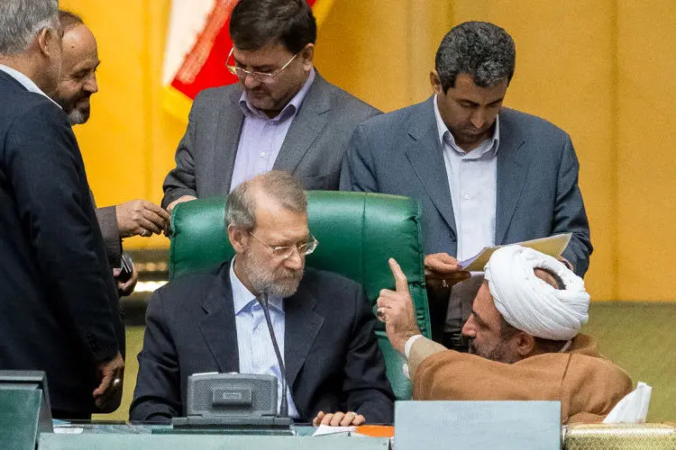 گفتگوی رسایی و لاریجانی در مجلس، تجمع مقابل کنسولگری عربستان، بازگشت حجاج، تقدیر...