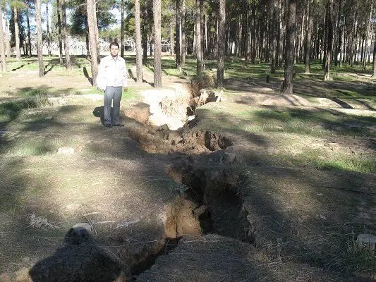 زنگ خطر برای تخت جمشد