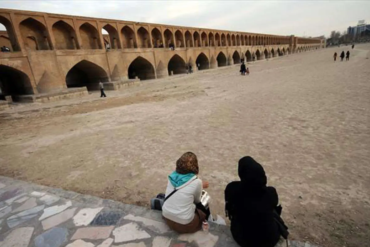 دیگر کسی نمی‌گوید بیا لبِ آب...