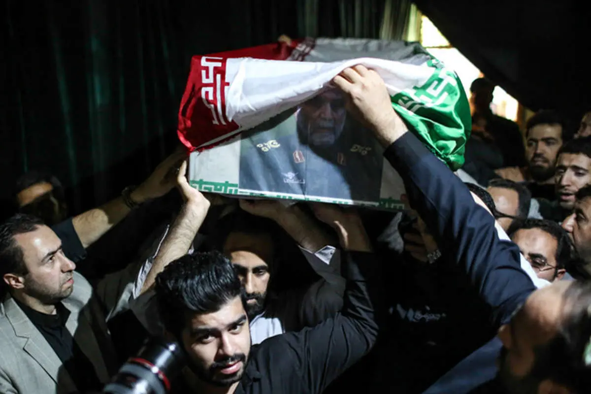 (تصاویر) وداع با پیکر شهید همدانی