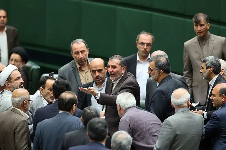 جنجال کوچک‌زاده و رسایی در مجلس، هنرمندان در اکران خصوصی فیلم، نمایشگاه هفته فرهنگی، یادبود هادی نوروزی و ...