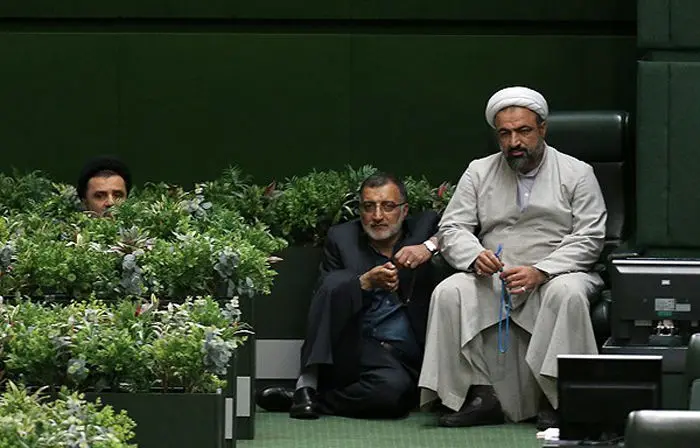 شکافی که "برجام" میان اصولگرایان "برجا" می‌گذارد!