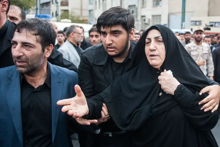 تشییع شهدای مدافع حرم در نهاد ریاست‌جمهوری، تمرین سرخابی‌ها، لاریجانی در مجلس مجیدی، حیوانات در خطر و ...