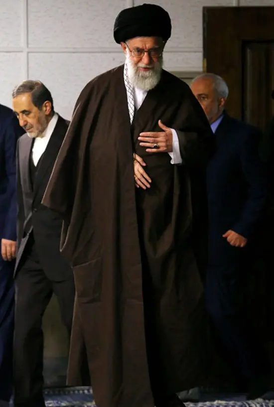 (تصاویر) دیدار وزیرخارجه و سفرا با رهبرانقلاب