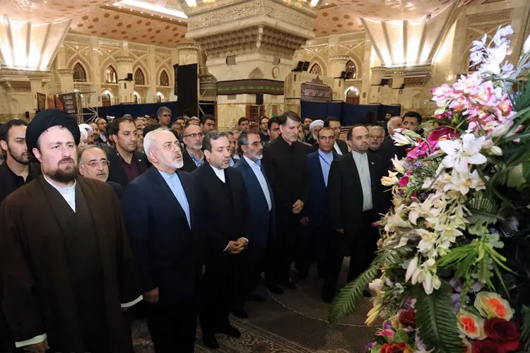 تجدید میثاق مسؤولان وزارت خارجه با امام راحل، جشن منتقدان و نویسندگان سینمایی، تهرانی‌ها...