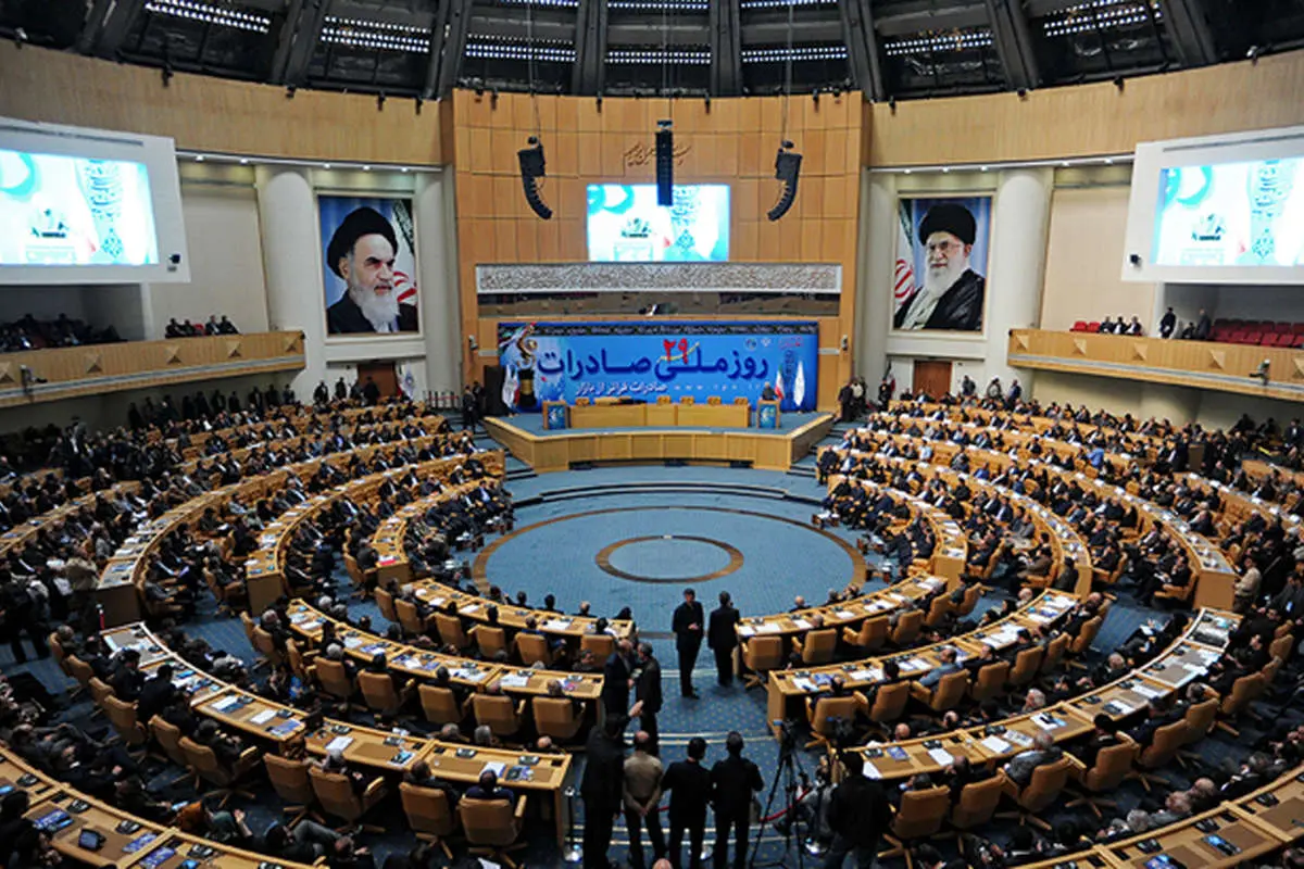 (تصاویر) رونمایی از مجسمه ظریف