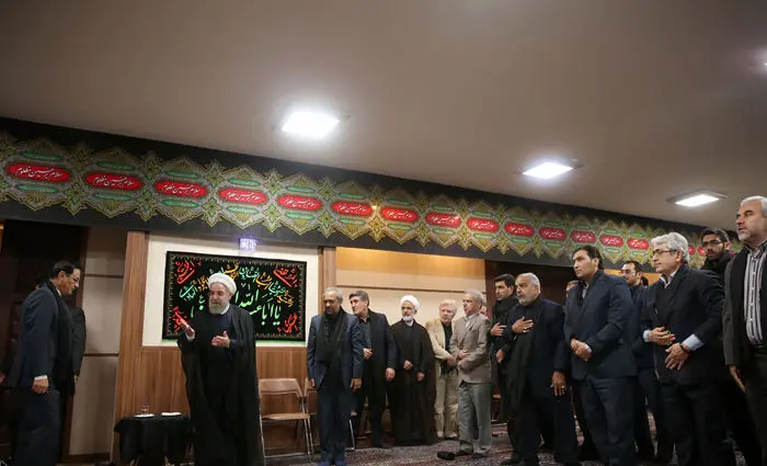 (تصاویر) عزاداری با حضور رئیس جمهور