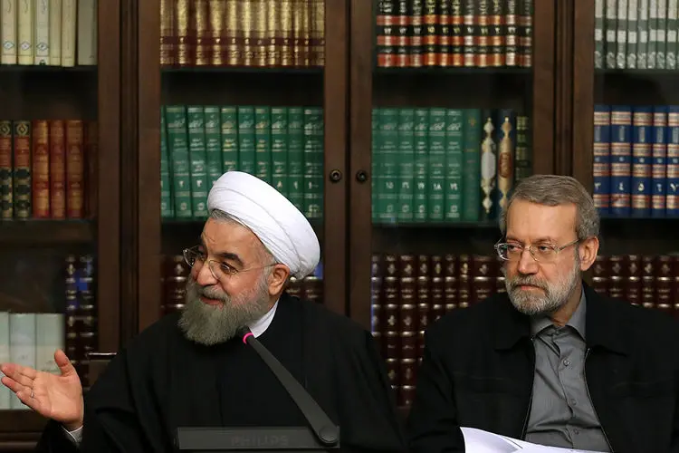 روحانی و لاریجانی در جلسه، دستگیری سارقان و زورگیران، تجمع مال‌باختگان پدیده، اختتامیه...
