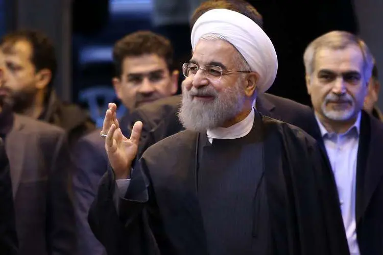 عارف در جمع دانشجویان صنعتی شریف، بارش برف در کشور، دستگیری سارقان خودرو، نمایشگاه...