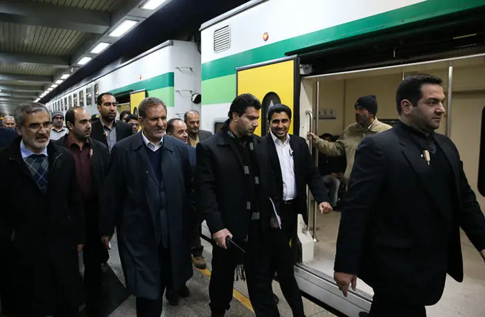 (تصاویر) جهانگیری در مترو کرج
