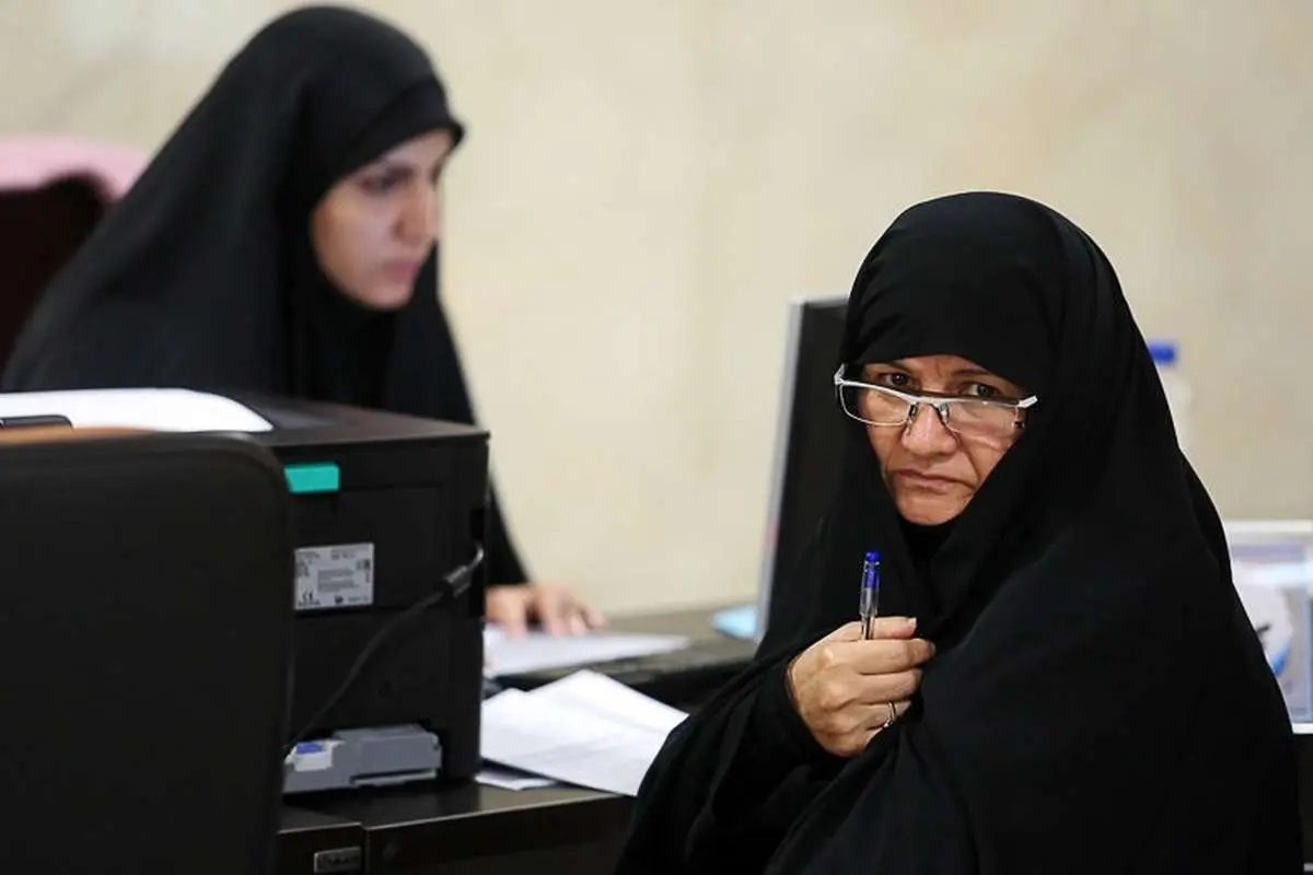 (تصویر) اولین زن داوطلب انتخابات مجلس خبرگان