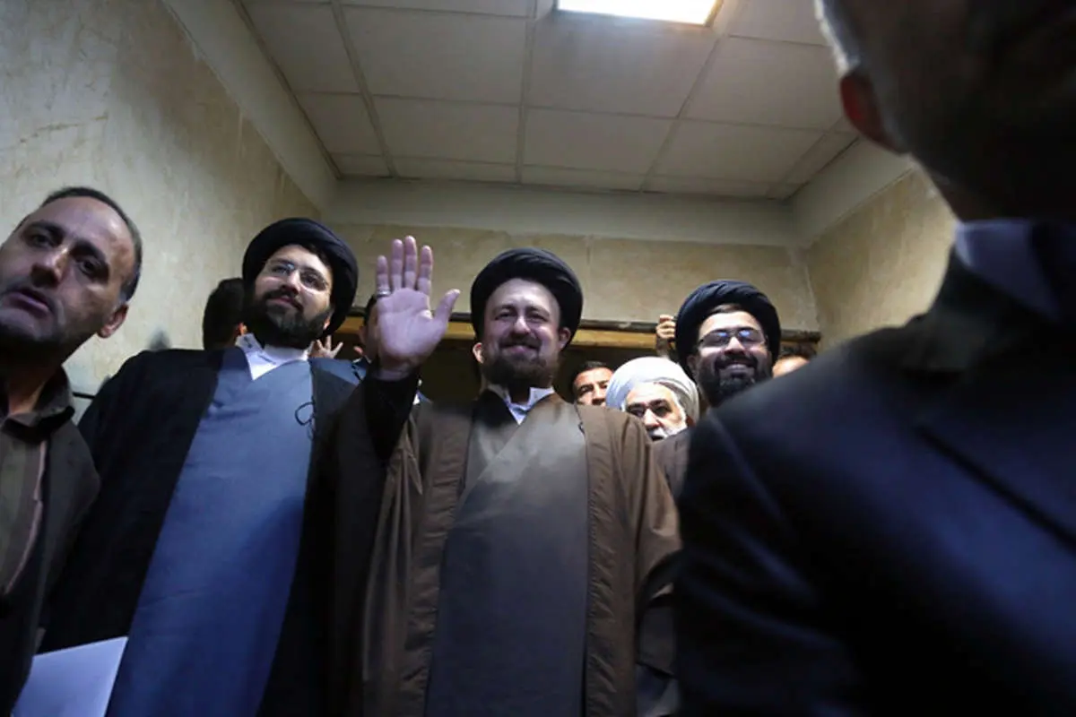 (تصاویر) ثبتنام سیدحسن خمینی برای انتخابات