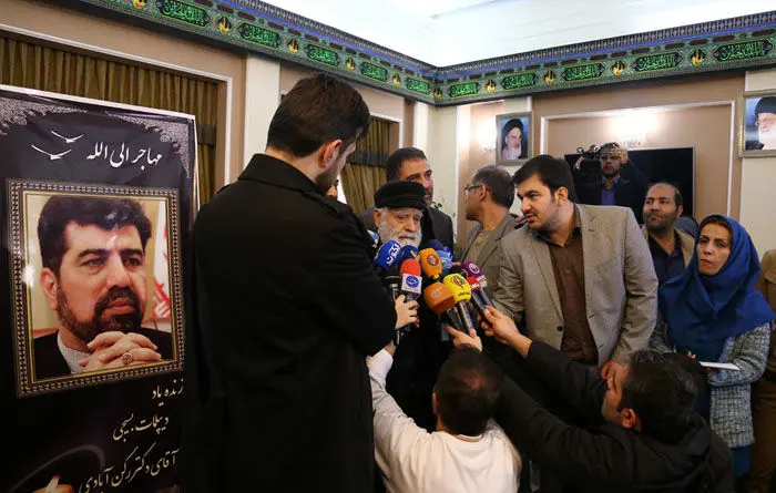(تصاویر) استقبال از پیکر مرحوم رکن‌آبادی