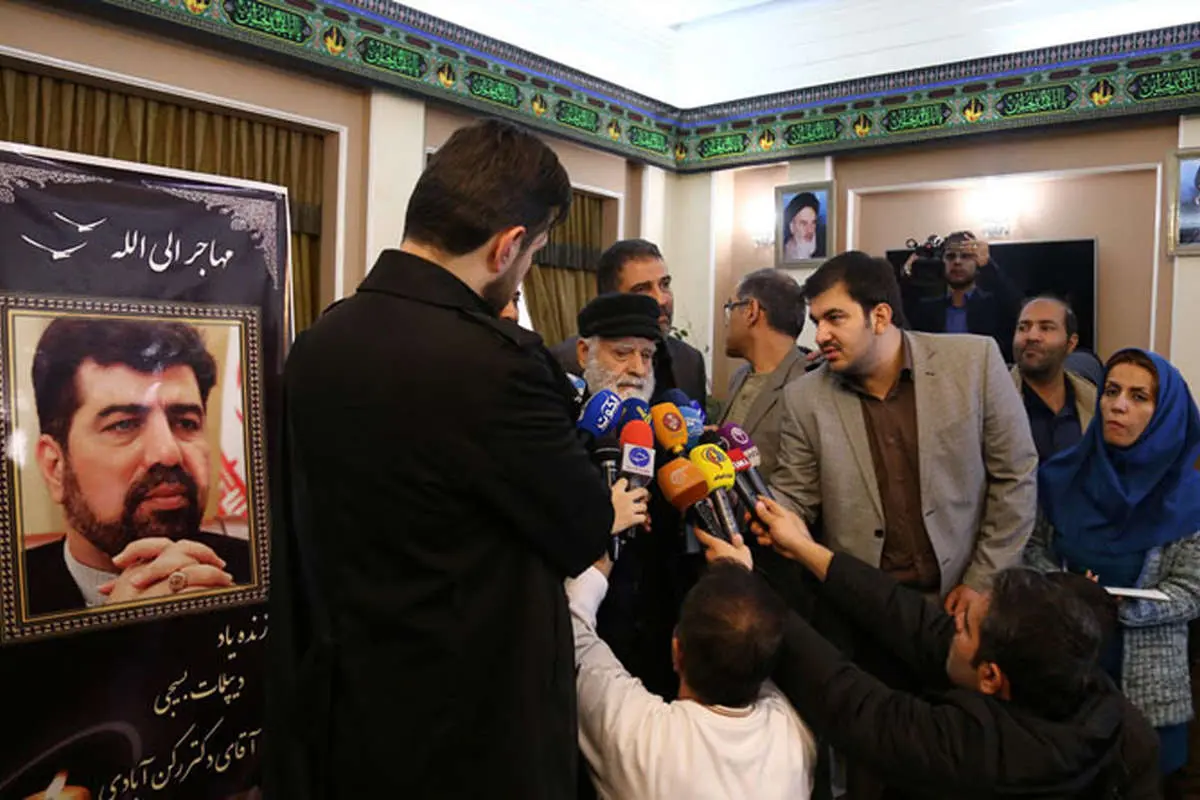(تصاویر) استقبال از پیکر مرحوم رکنآبادی