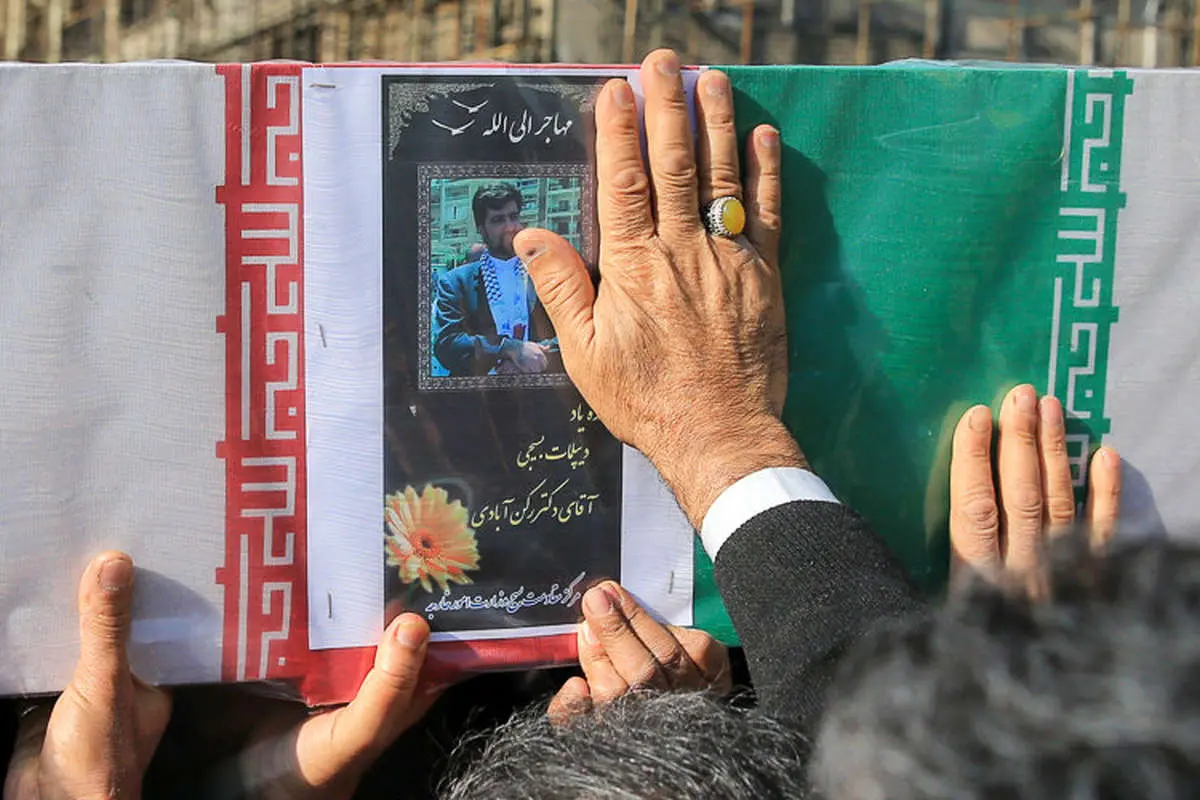 تشییع پیکر شهید، جمعآوری دستفروشان، تفریح در پیست اسکی آبعلی، دیدنیهای ورزشی، کلکسیون نامآوران هنر و ...