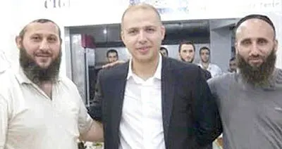 دست خانواده اردوغان در دست داعش