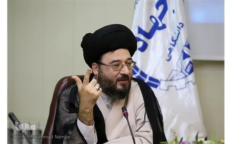 تمایز میان «زبان قرآن» و «زبان قرآنی»