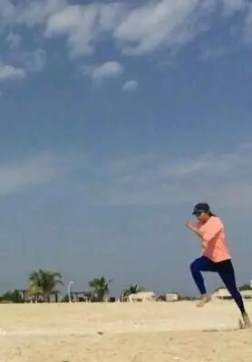 «دختر باد» ایران اینگونه در سواحل کیش برای سهمیه ریو می دود!
