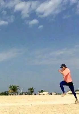 «دختر باد» ایران اینگونه در سواحل کیش برای سهمیه ریو می دود!