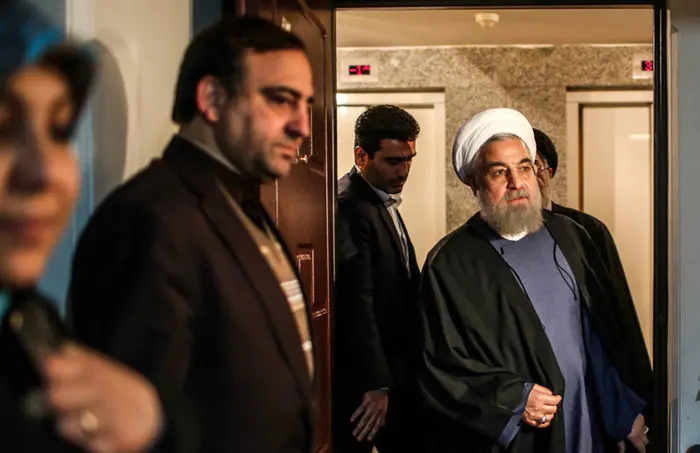 (تصاویر) حضور سرزده روحانی در خانه یک جانباز