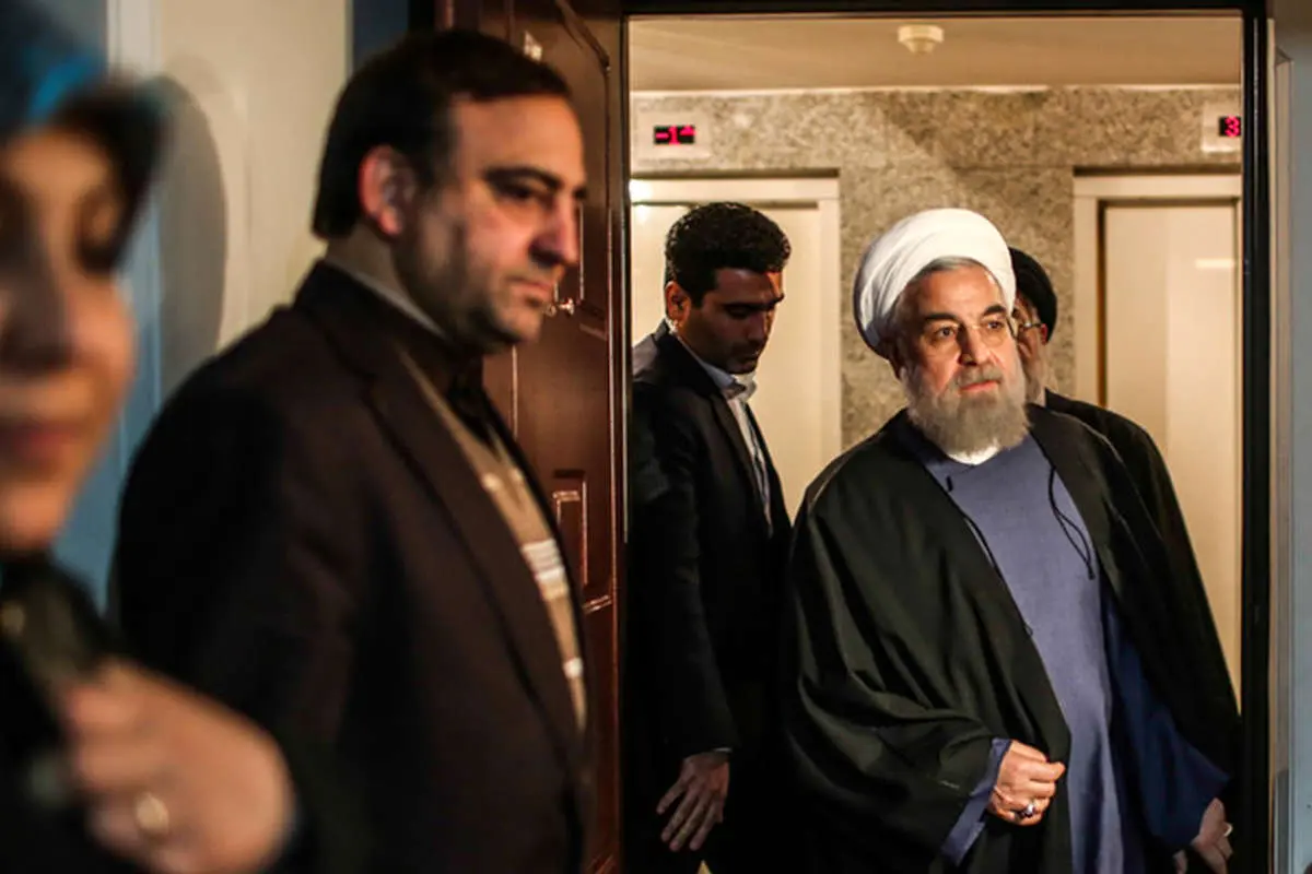 (تصاویر) حضور سرزده روحانی در خانه یک جانباز