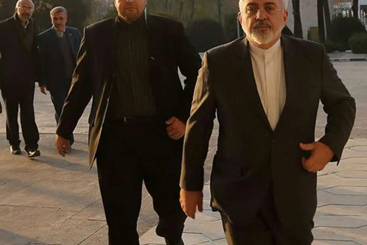 (تصاویر) استقبال از ظریف در مجلس