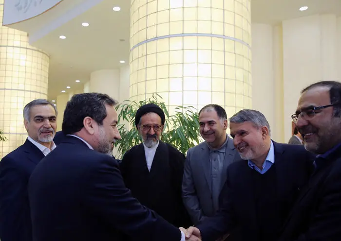 (تصاویر) حواشی نشست خبری روحانی