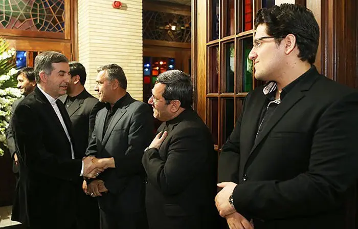 (تصاویر) از مشایی تا ظریف در ختم پدر قشقاوی